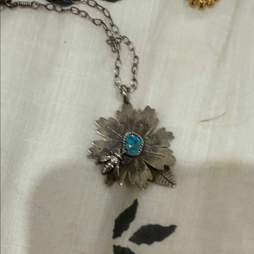 Rare soliloquy Silver Floral Pendant Necklace with Turquoise Accent